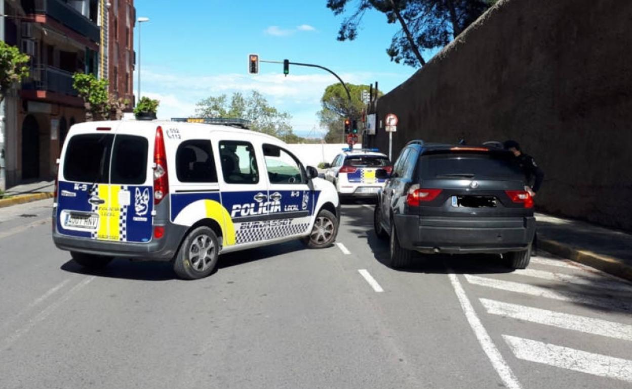 Un control de la Policía Local de Burjassot. 