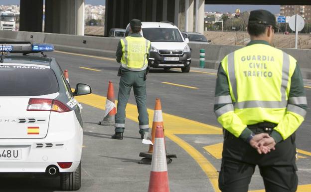 La multa de la DGT por parar a dormir en el coche