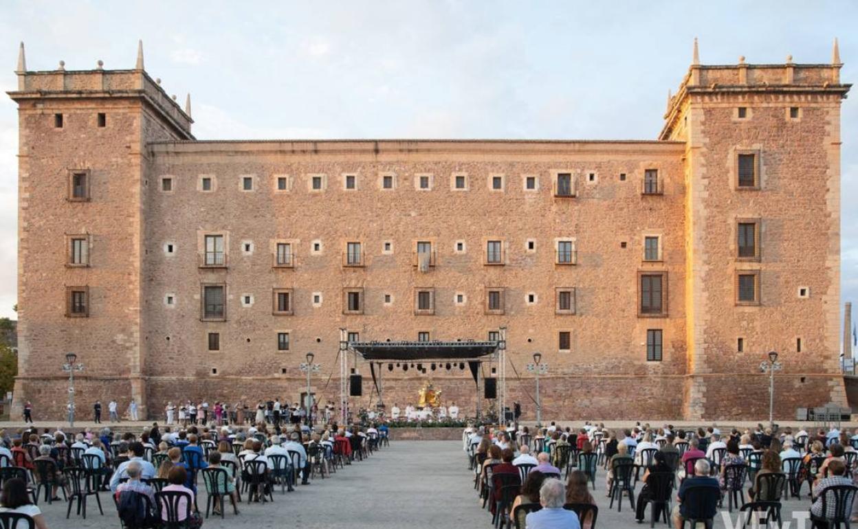 La misa de campaña en el monasterio de El Puig en 2020. 