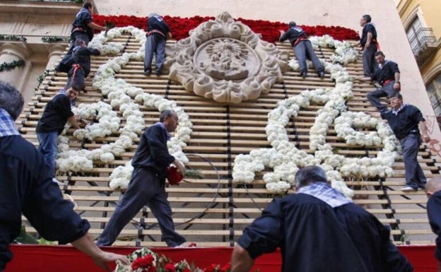 Este martes se retoma la ofrenda de flores. 