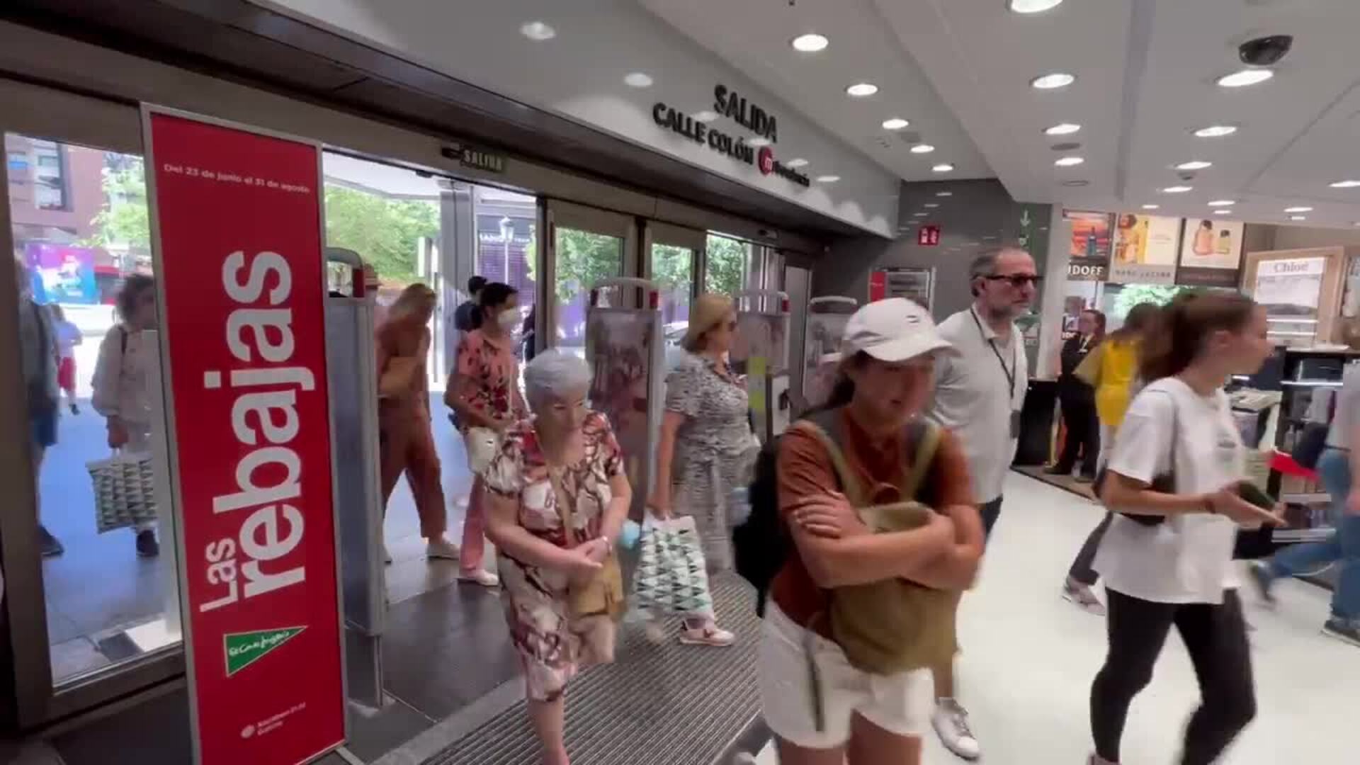 Comienzan las Rebajas de verano en El Corte Inglés de Valencia en 2022