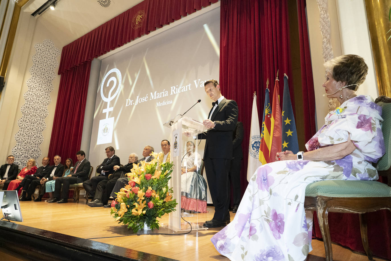 Momento de la entrega de premios, con Marisa Marín como presidenta.