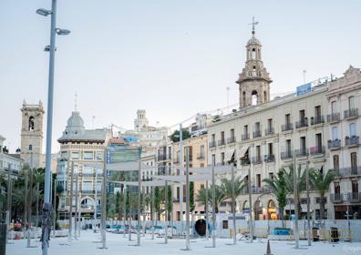 Imagen secundaria 1 - Así está ahora la nueva plaza de la Reina.