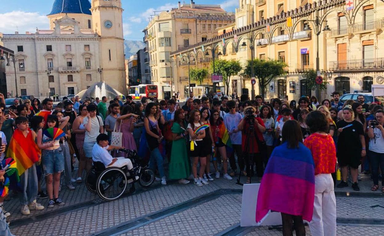 Durante la concentración se leyó un manifiesto reivindicativo. 