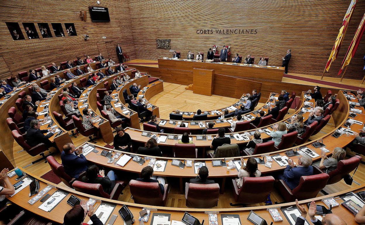 Vista de un pleno de Les Corts. 