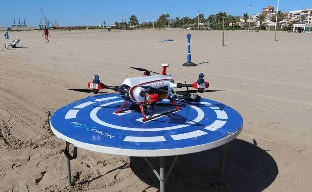 El dron que vigila las playas de Sagunto. 