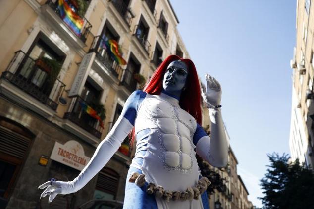 Participante en el pregón del Orgullo LGTBI en Madrid. 