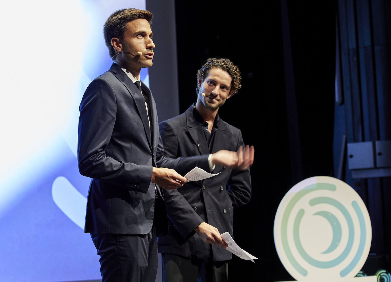 Lucas Zaragosí y Adrián Salvador, durante su discurso.