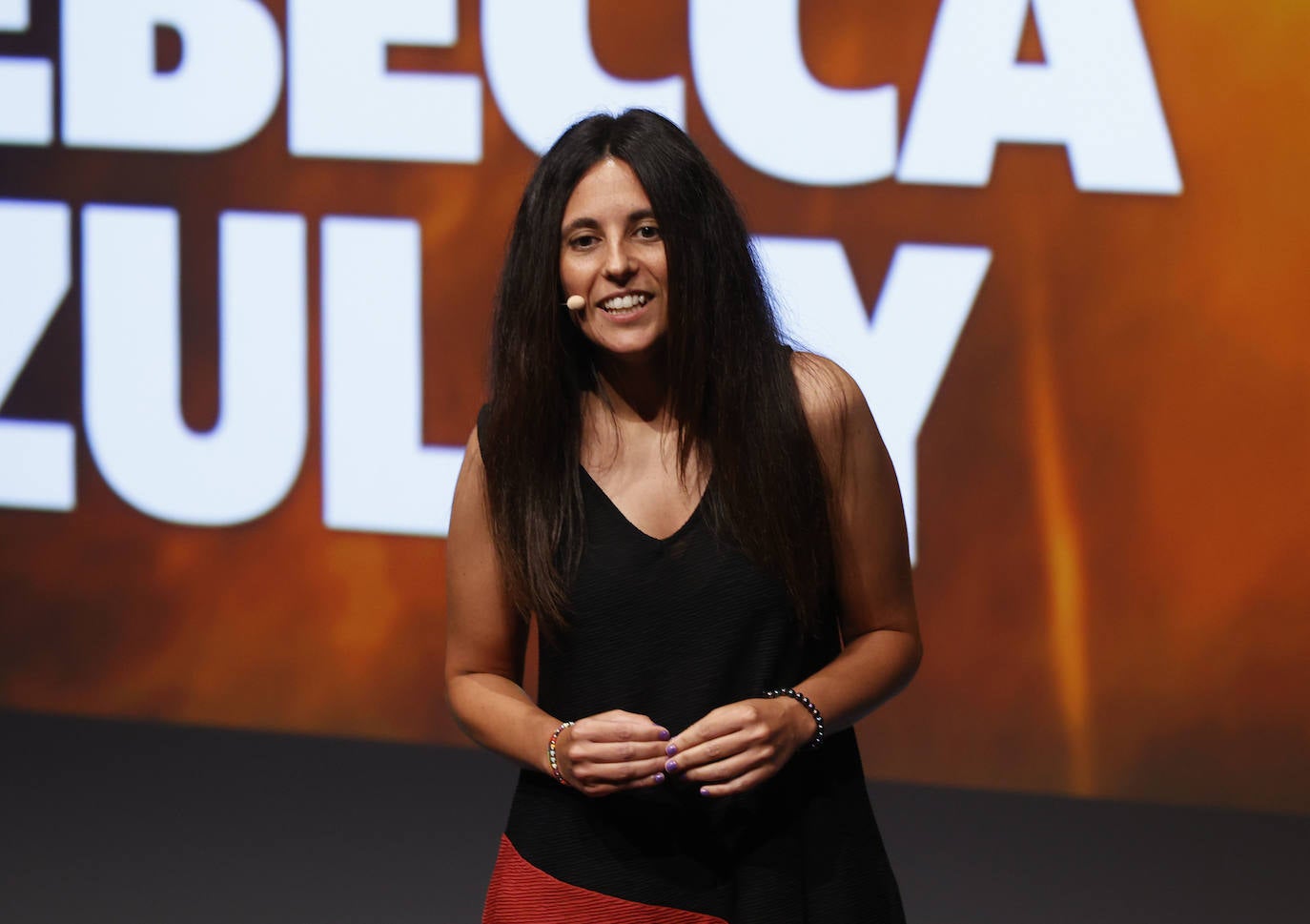 Rebeca Azulay aseguró que todavía queda mucho por comprender del universo.