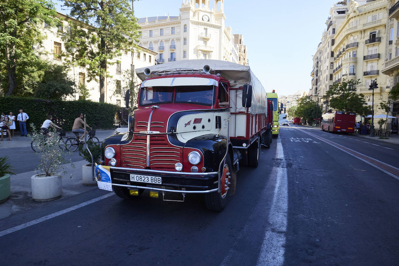 Fotos: Los camioneros valencianos honran a San Cristobal