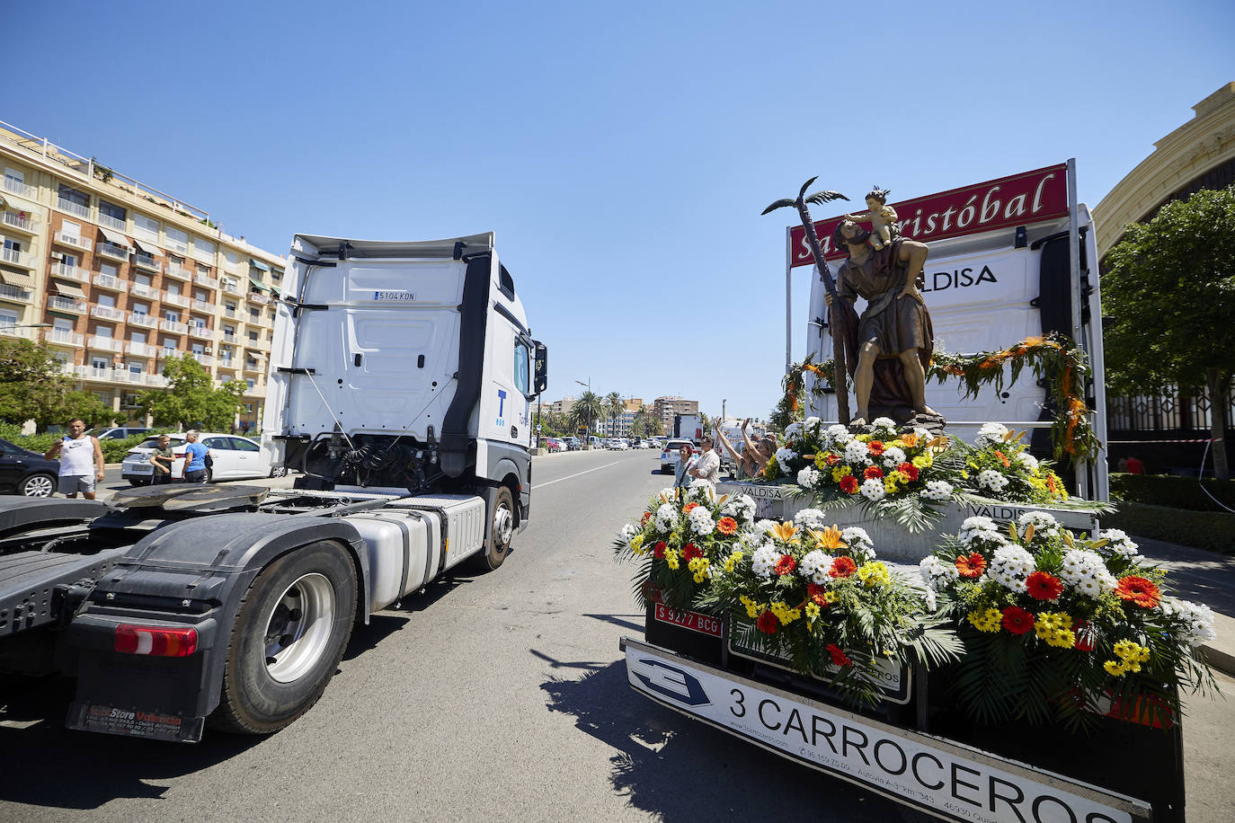 Fotos: Los camioneros valencianos honran a San Cristobal