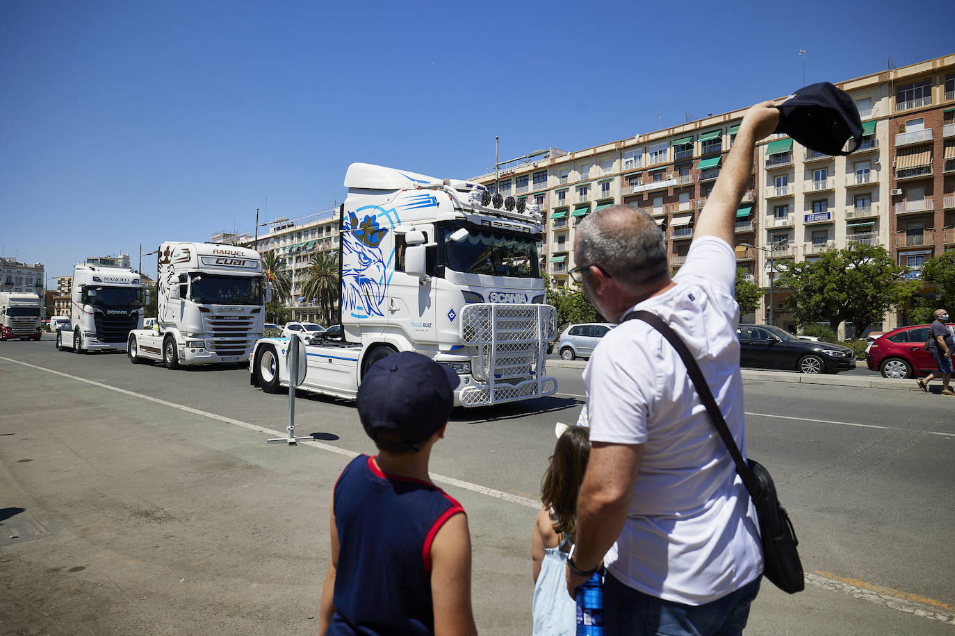 Fotos: Los camioneros valencianos honran a San Cristobal