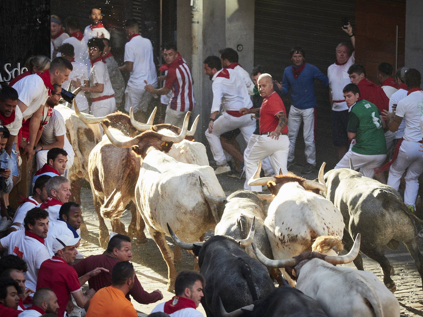 Fotos: Las fotos más espectaculares del tercer encierro de los Sanfermines 2022