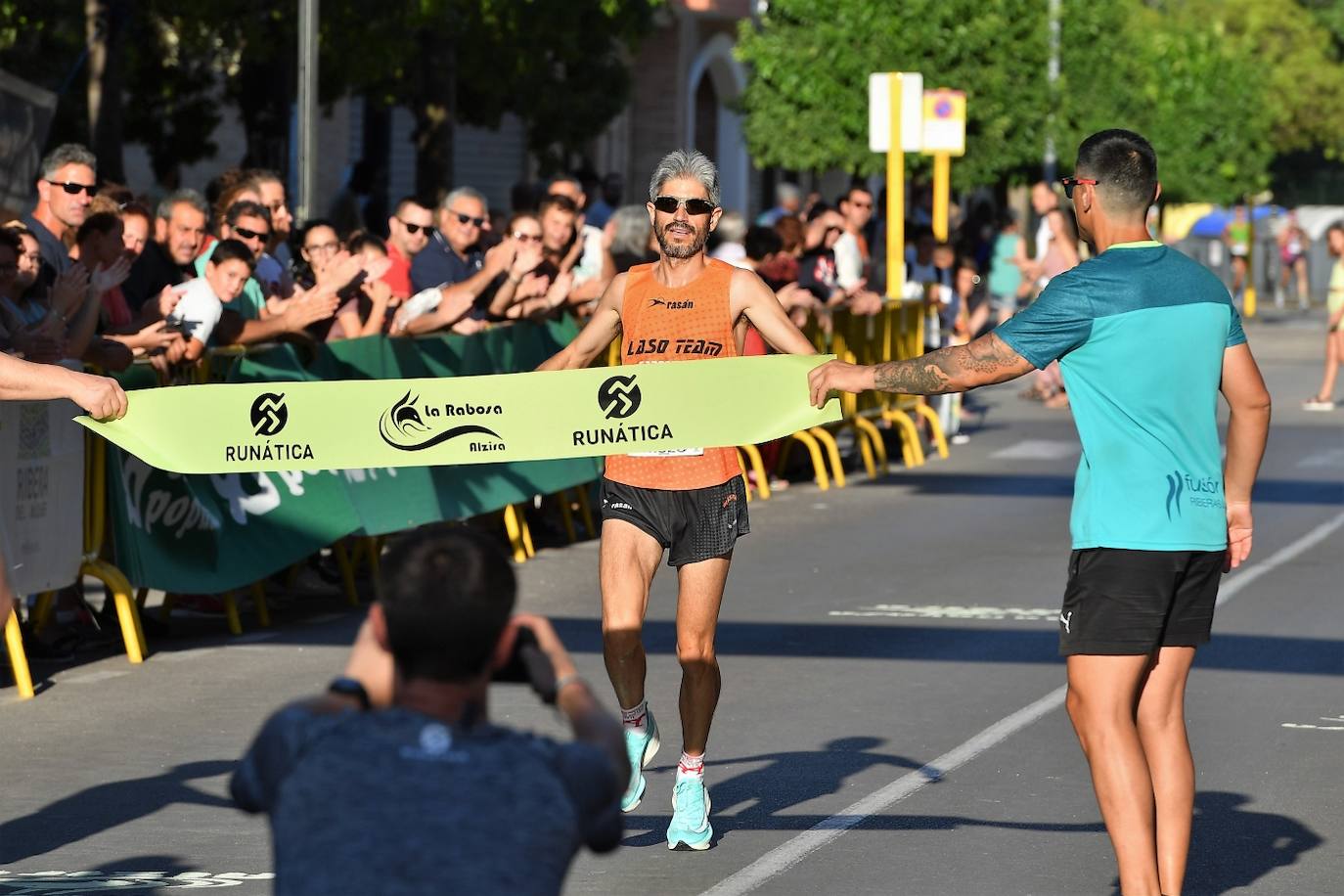 Fotos: Búscate en la 34ª Volta a Peu de Alzira