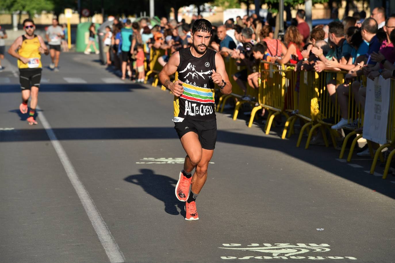 Fotos: Búscate en la 34ª Volta a Peu de Alzira