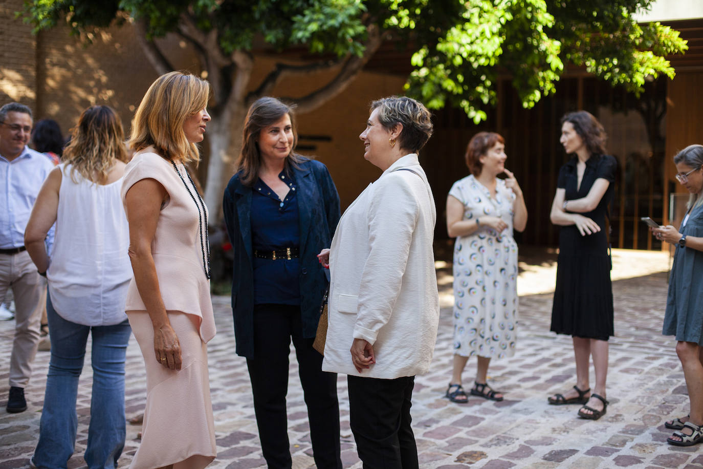 Susana Lloret, Sandra Guimaraes y Raquel Tamarit en el aniversario de Bombas Gens.