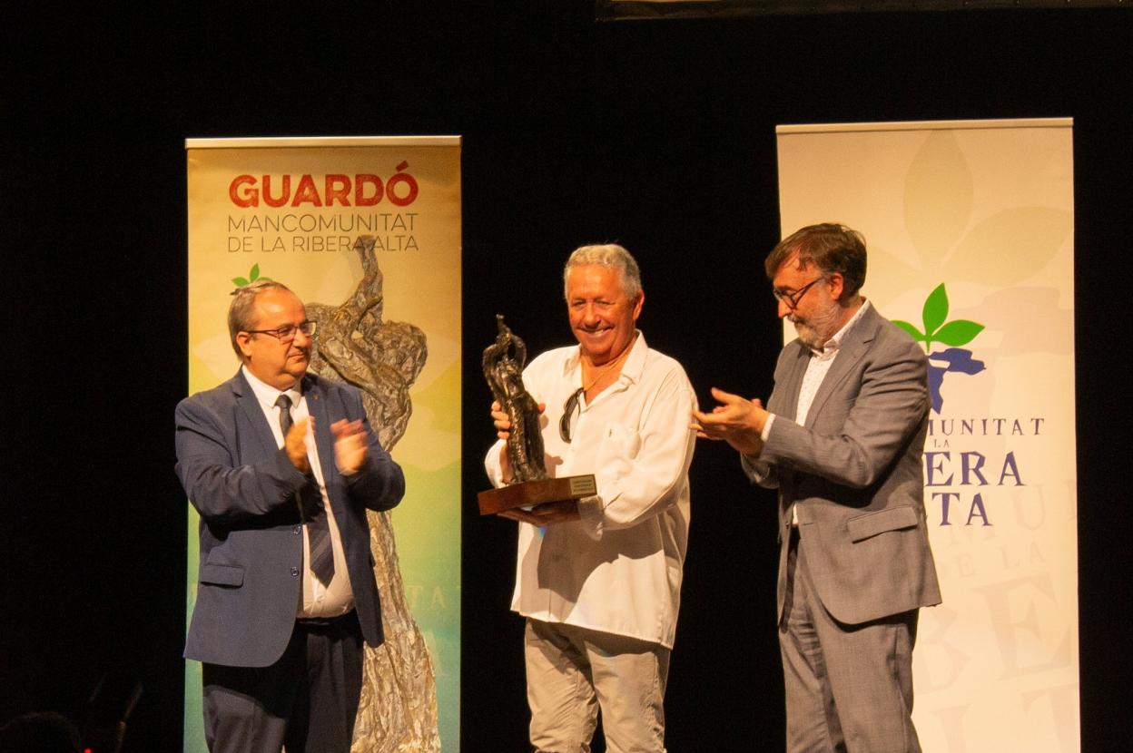 Entrega del galardón al Cotif de l'Alcúdia. LP
