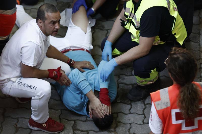 Fotos: Así ha sido el accidentado quinto encierro de &#039;San Fermín&#039;
