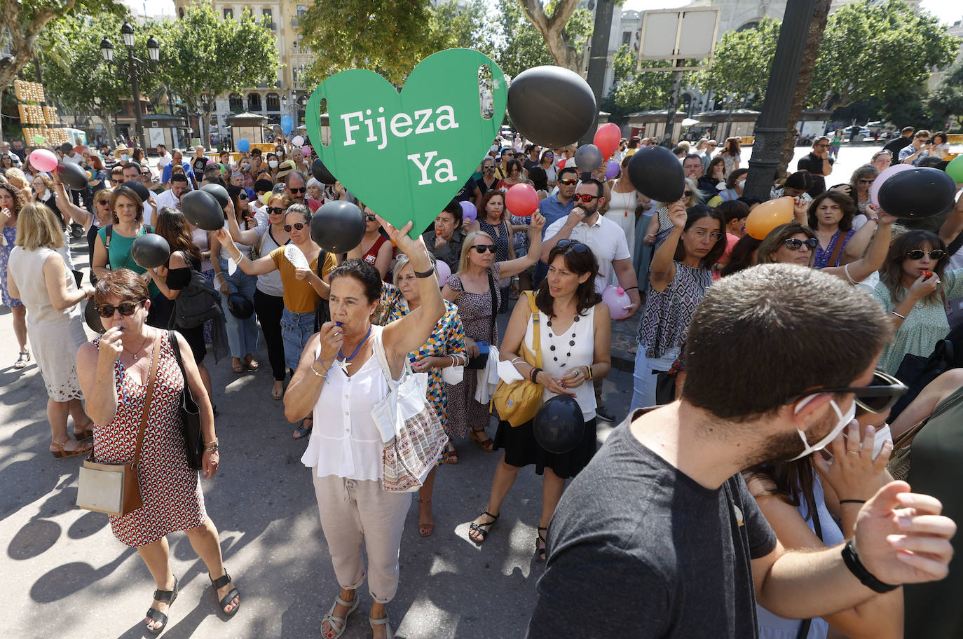 Fotos: Clamor de los sindicatos por la renovación de plazas de interinos del Ayuntamiento de Valencia