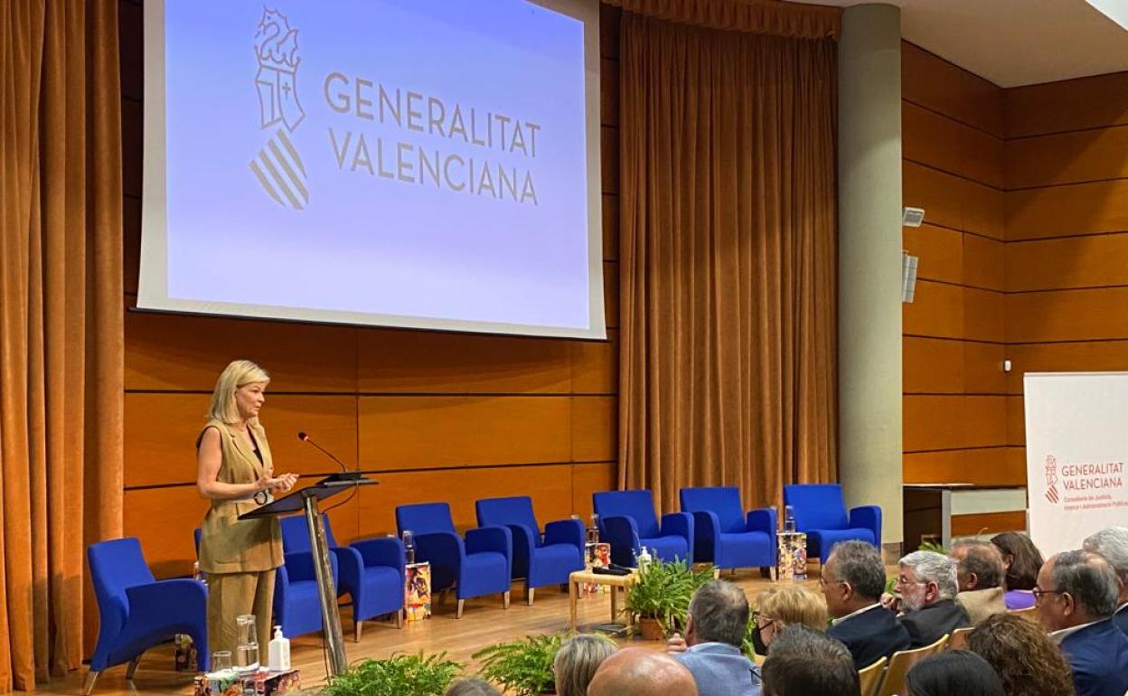 La consellera de Justicia durante su intervención en el auditorio del Jardín Botánico. 