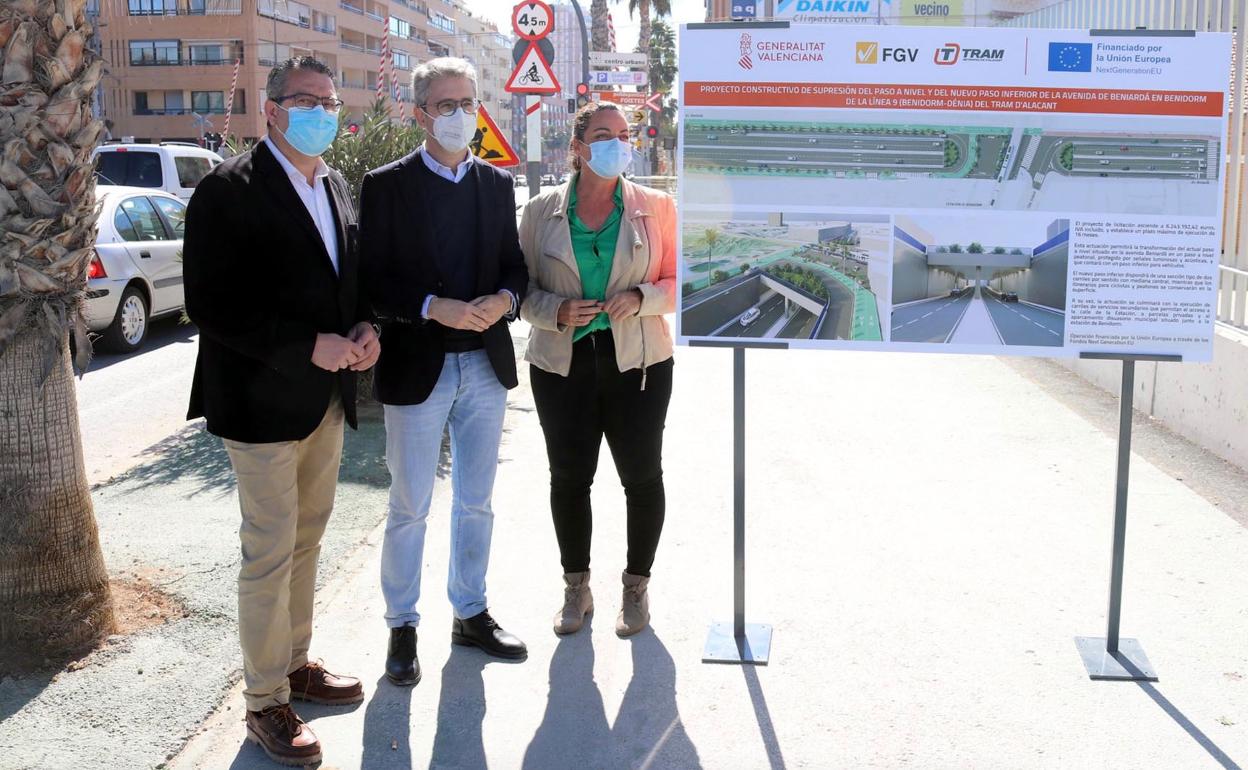 Imagen de archivo del alcalde, Toni Pérez, junto a los responsables del proyecto