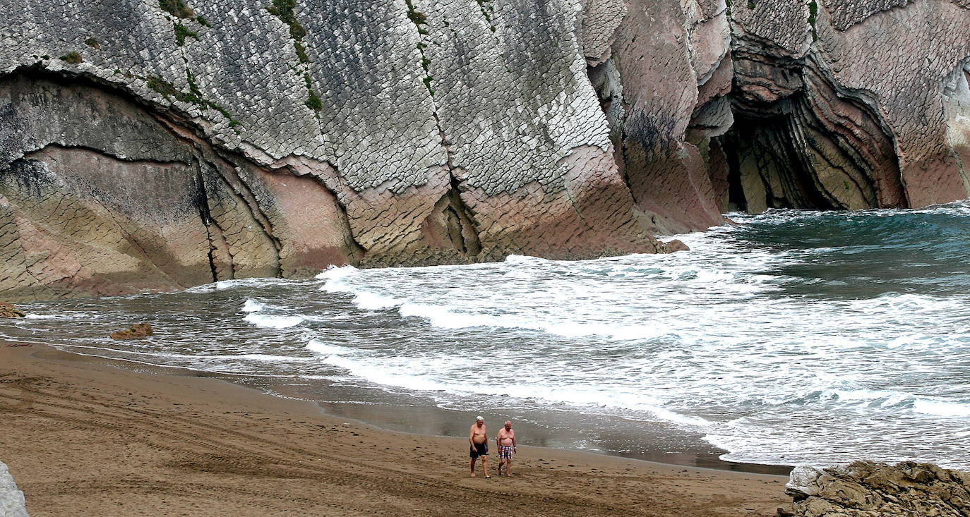 11.- Playa de Itzurun, Zumaia (País Vasco)