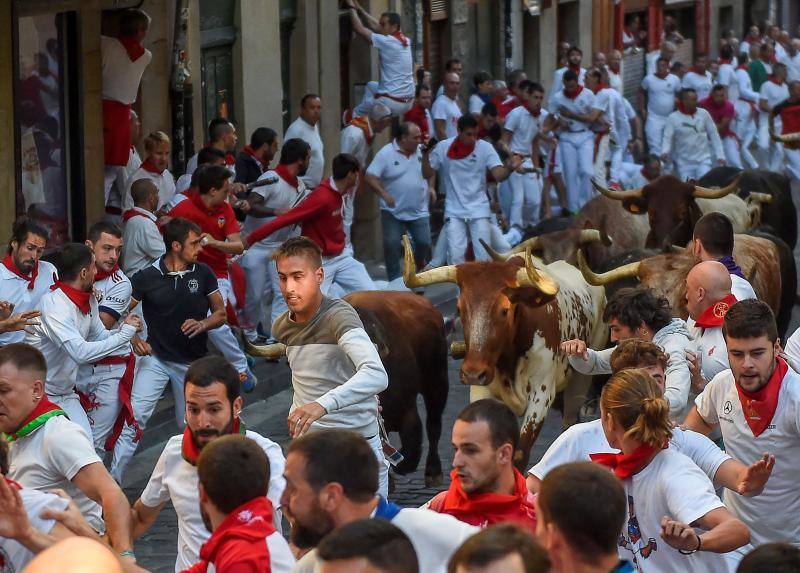 Fotos: Así ha sido el sexto encierro de San Fermín