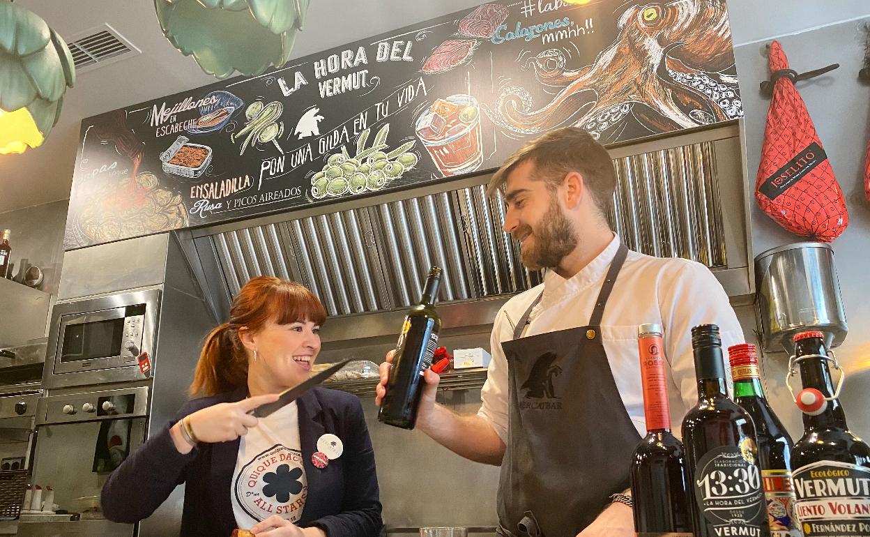 Bea Manzanares y Diego Álvarez, responsables de la parte líquida y de la cocina viajera de Mercatbar. 