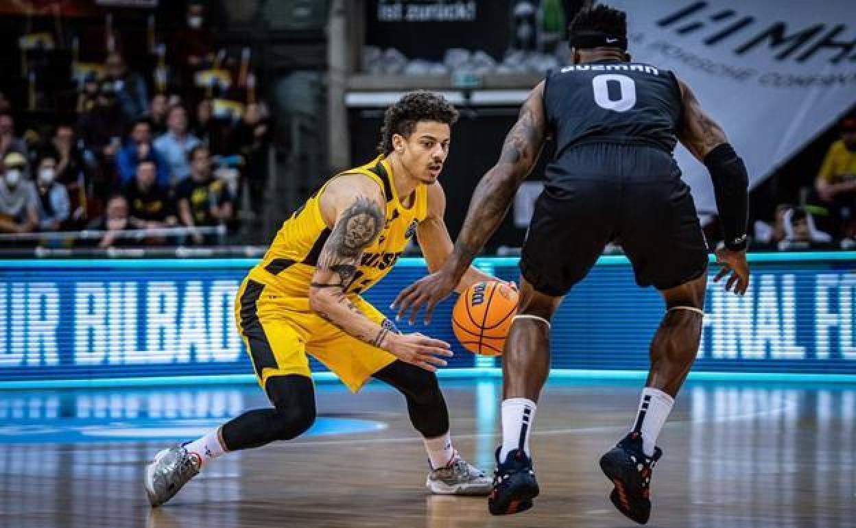  Jonah Radebaugh, en un partido con el Ludwigsburg. 