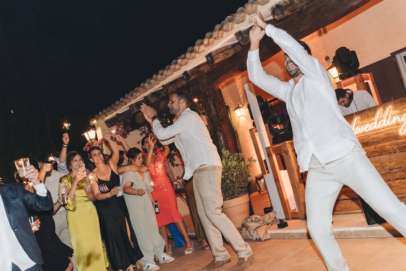 Yago Sanz y Mario Artigues se han casado en una finca en Ontinyent, con 250 invitados como testigos y una celebración para recordar.