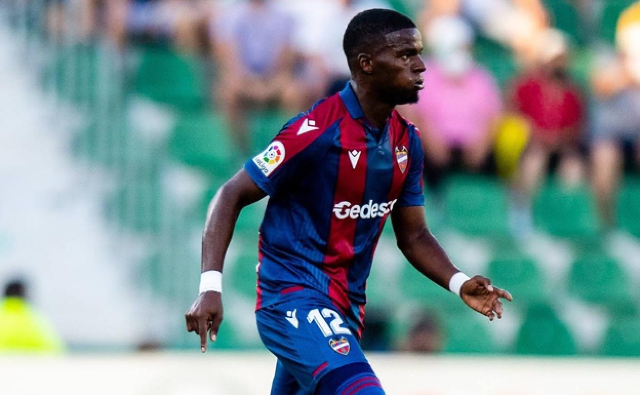 Mickaël Malsa, durante un partido del Levante.