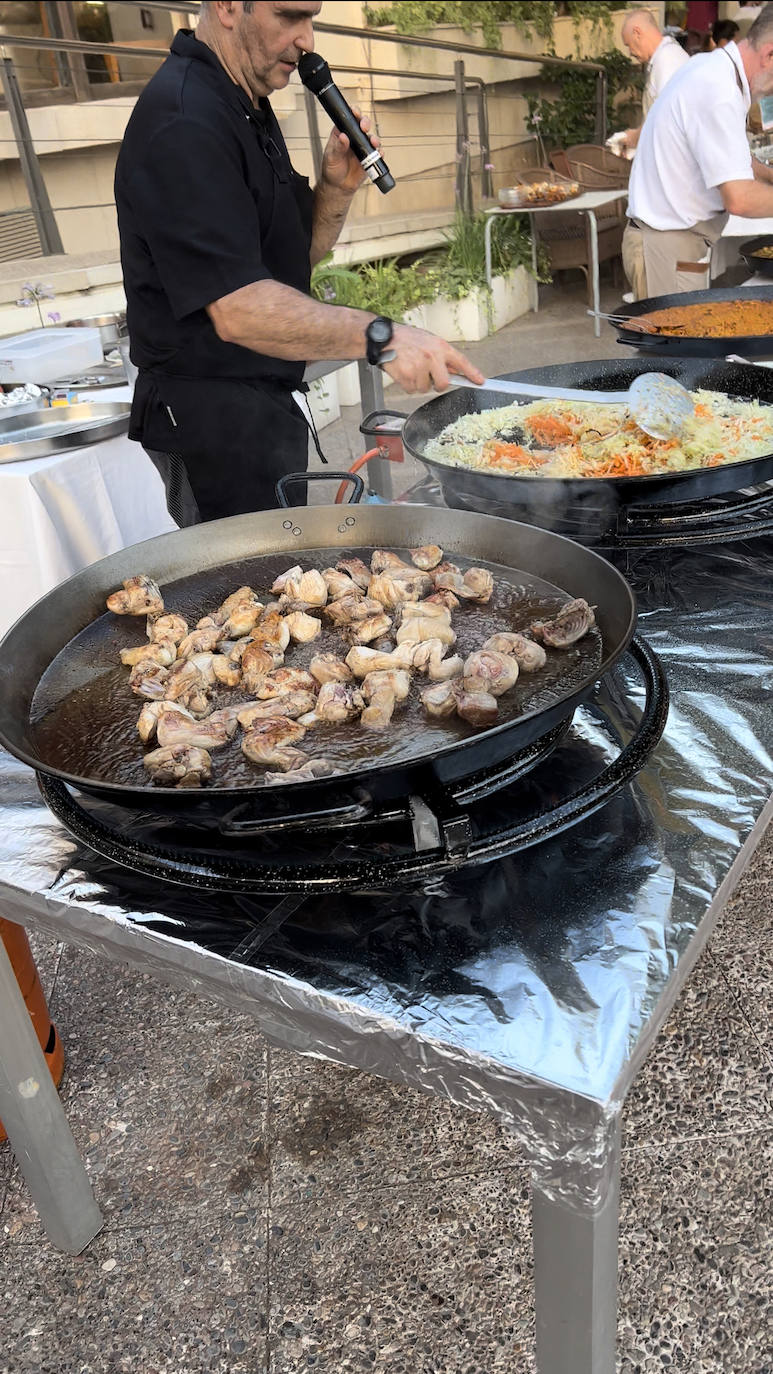 Diferentes actividades relacionadas con la música o la gastronomía han animado la vida social del Club de Tenis, que vive un verano muy intenso.