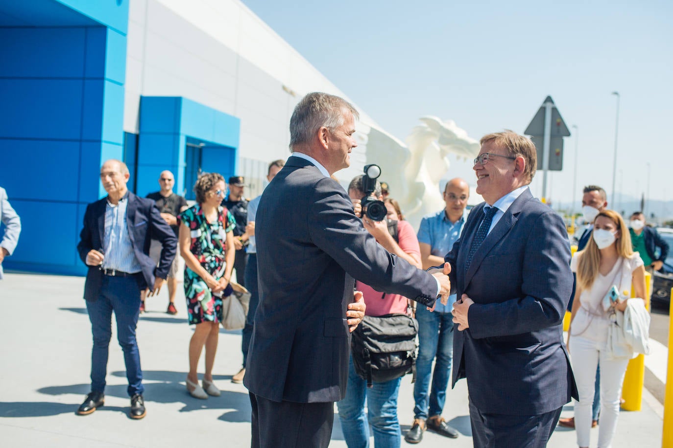 Fotos: Inaugurada la nueva planta de Amazon en la Comunitat Valenciana