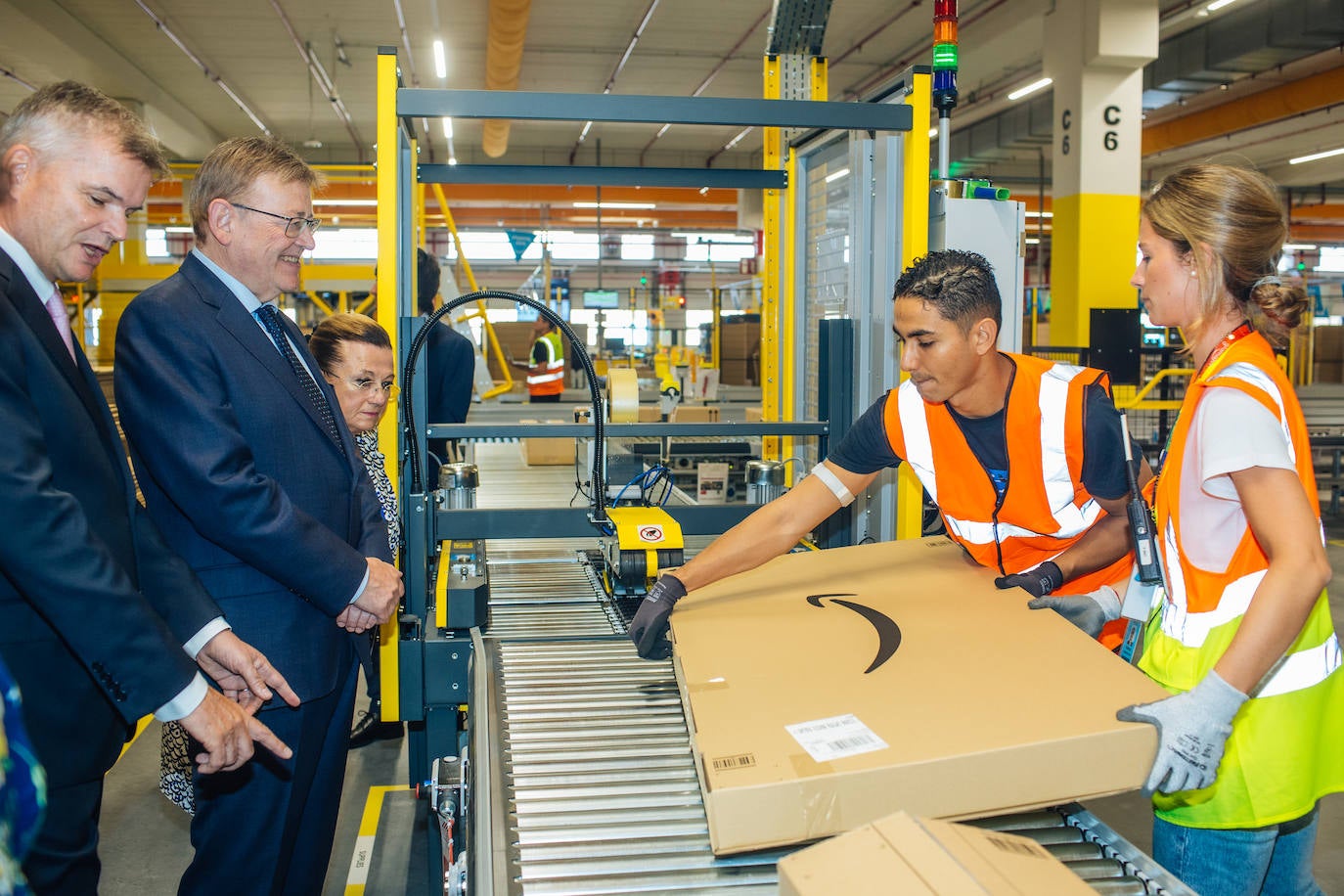 Fotos: Inaugurada la nueva planta de Amazon en la Comunitat Valenciana