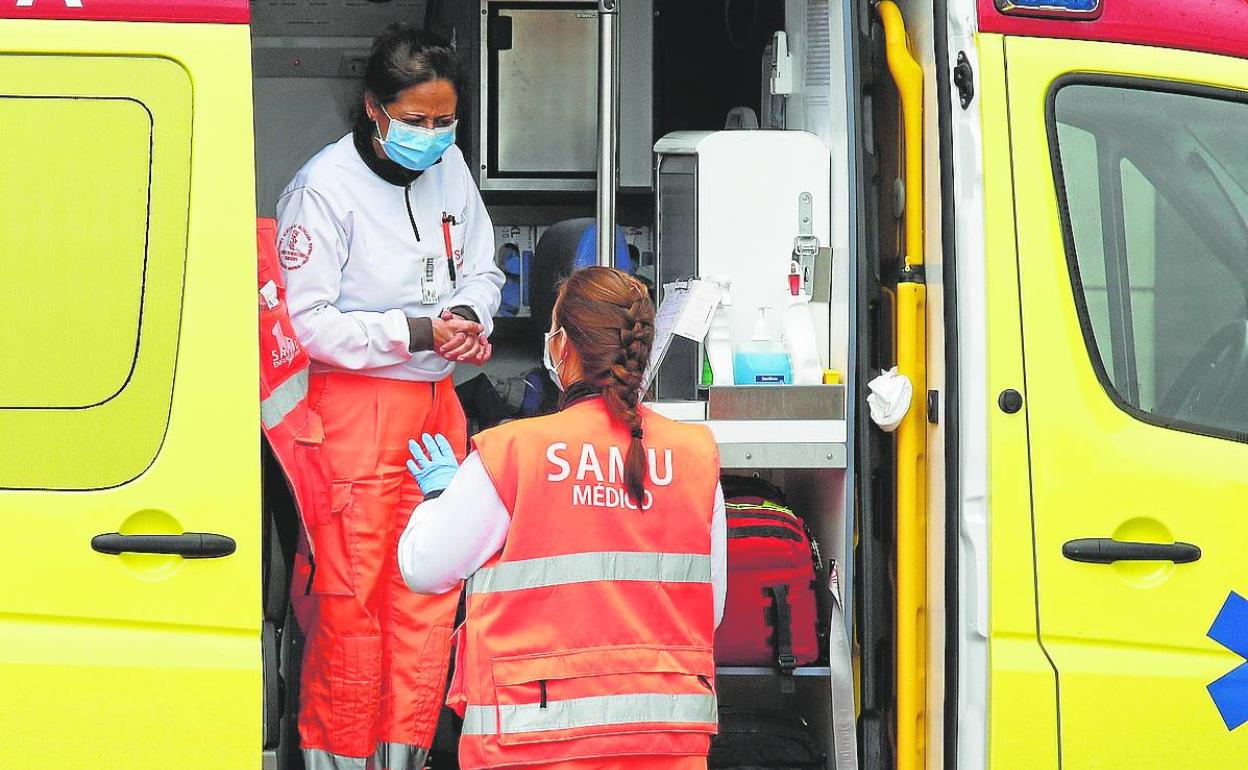 Personal sanitario en una unidad SAMU.