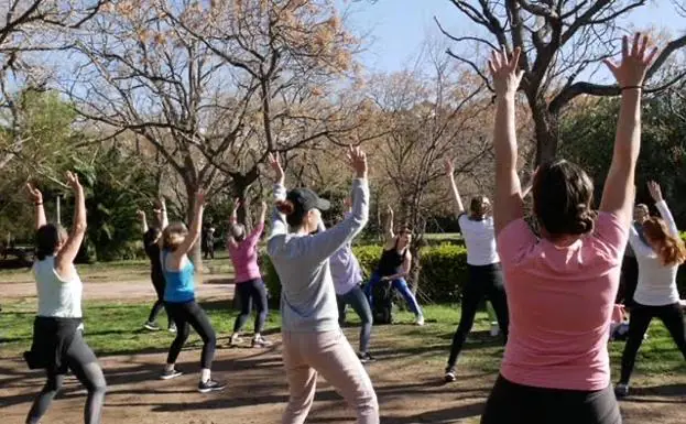 Una clase de 'Baila con Cameron'.