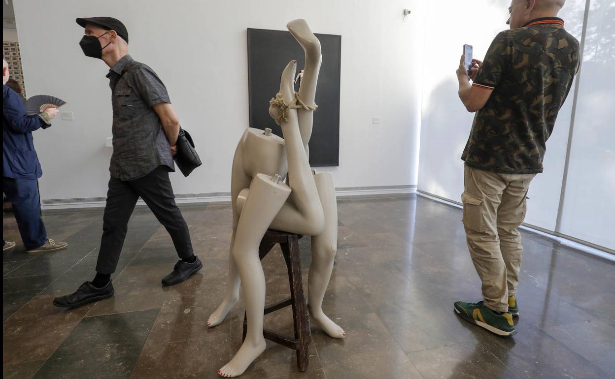 Una de las piezas de Carmen Calvo que se exponen en el IVAM. 