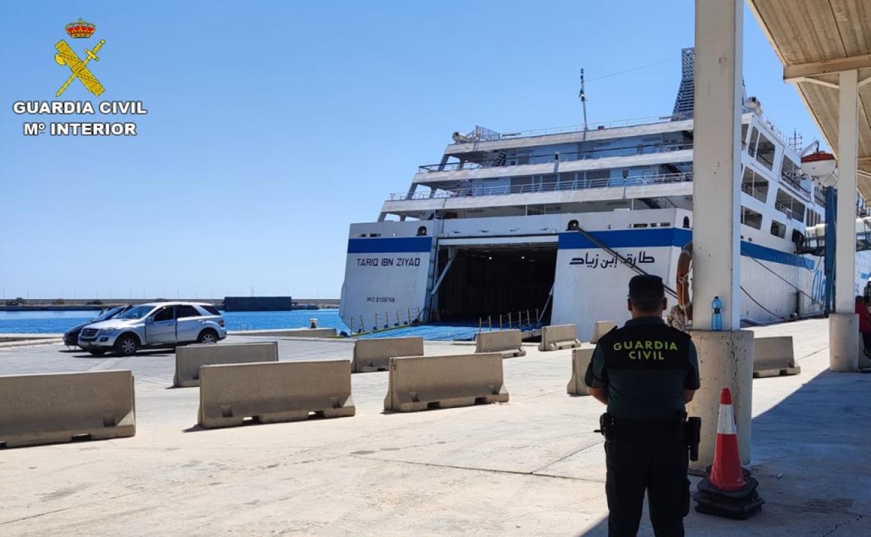 El suceso se produjo durante el embarque de un ferry con destino a Argelia. 