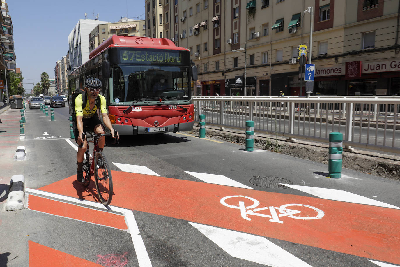 Fotos: Otra improvisación en la avenida Pérez Galdós de Valencia