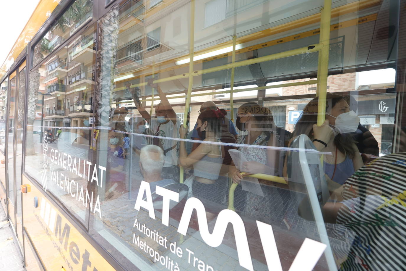 Fotos: Aglomeraciones en los buses de Metrovalencia