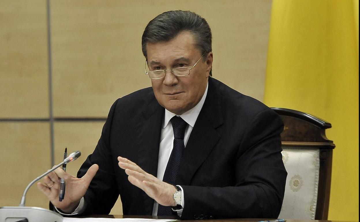 Rueda de prensa de Viktor Yanukovich desde la ciudad rusa de Rostov-on-Don, a donde huyó tras ser depuesto como presidente de Ucrania, en 2014