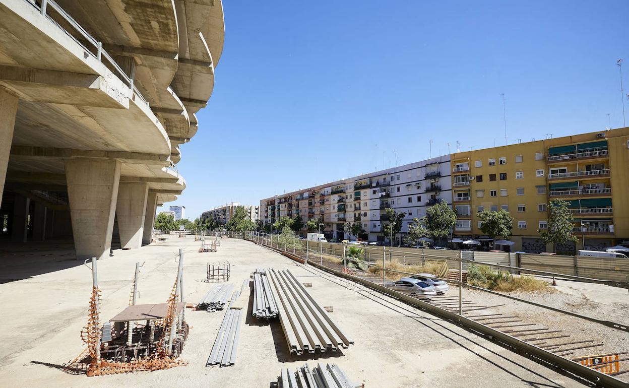 Aspecto actual del exterior de las obras del Nuevo Mestalla. 