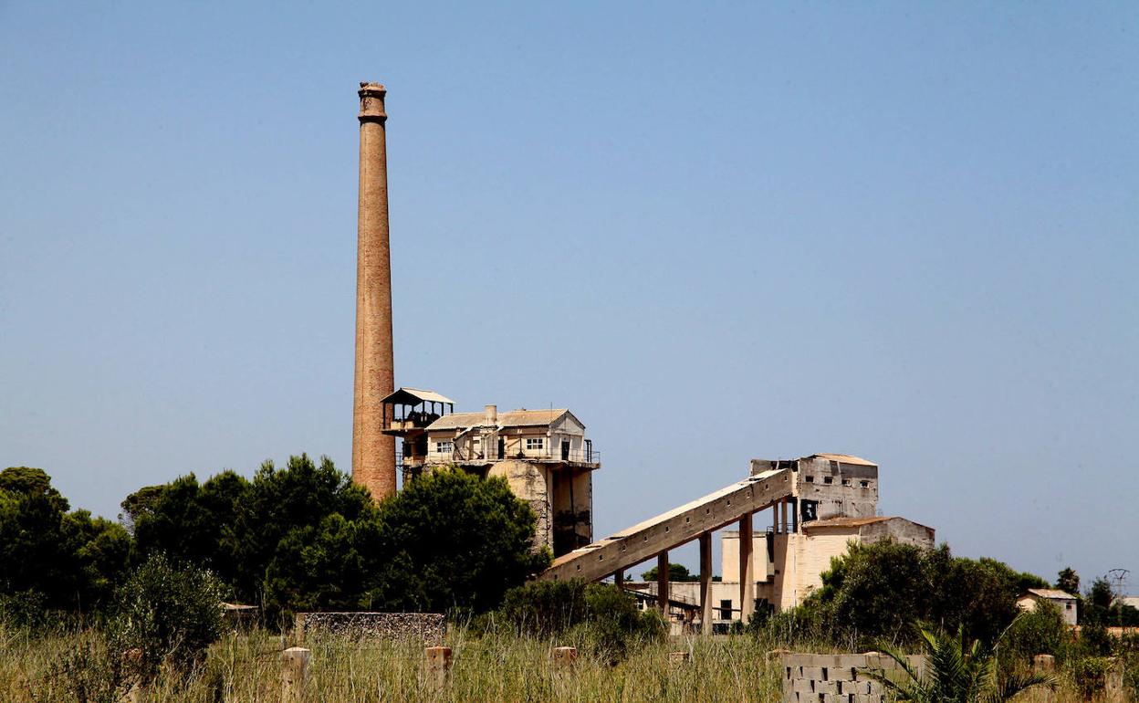 La fábrica del Portland en la Plana d'Elíes. 