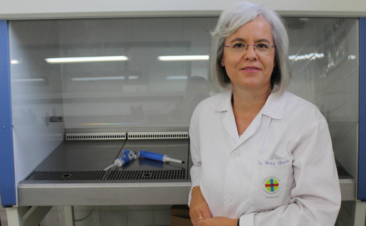 Teresa Pérez Gracia, catedrática de Microbiología de la Universidad CEU Cardenal Herrera (CEU UCH).