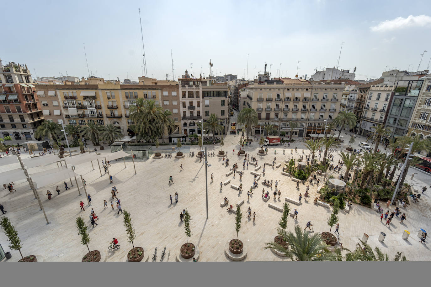 Fotos: Primer día de la Plaza de la Reina de Valencia con público tras la reforma