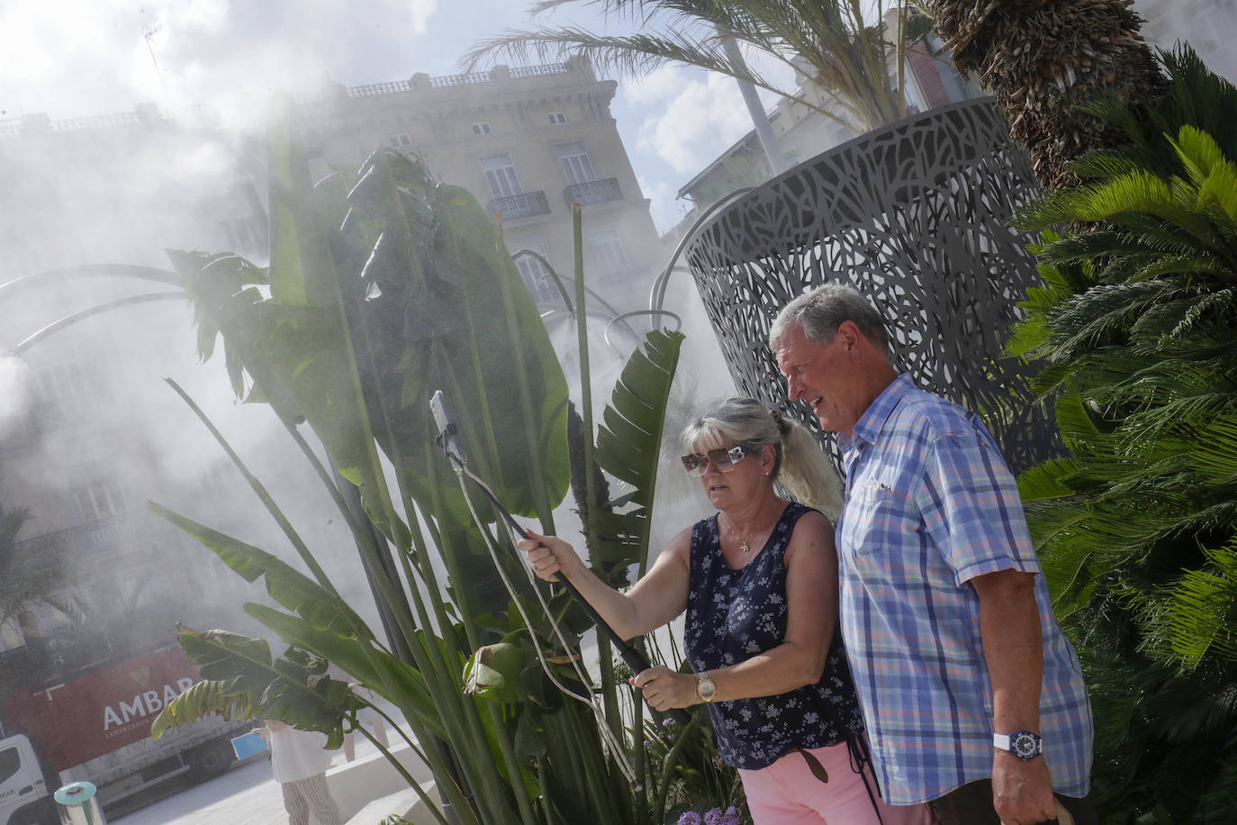 Fotos: Primer día de la Plaza de la Reina de Valencia con público tras la reforma