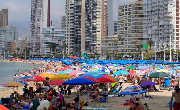 Las estafas románticas de Benidorm