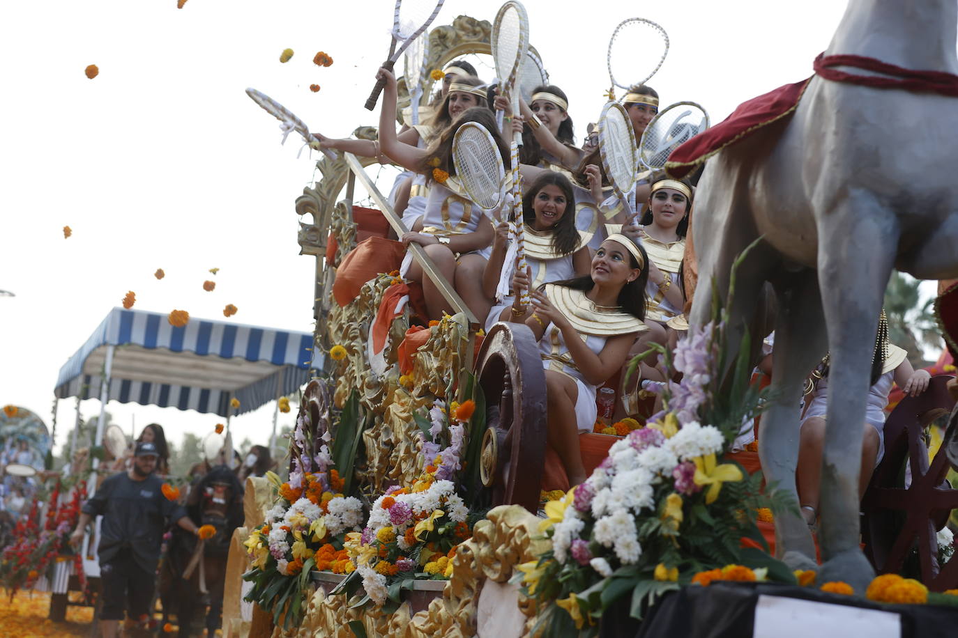 Fotos: La Batalla de Flores pone punto y final a la Feria de Julio