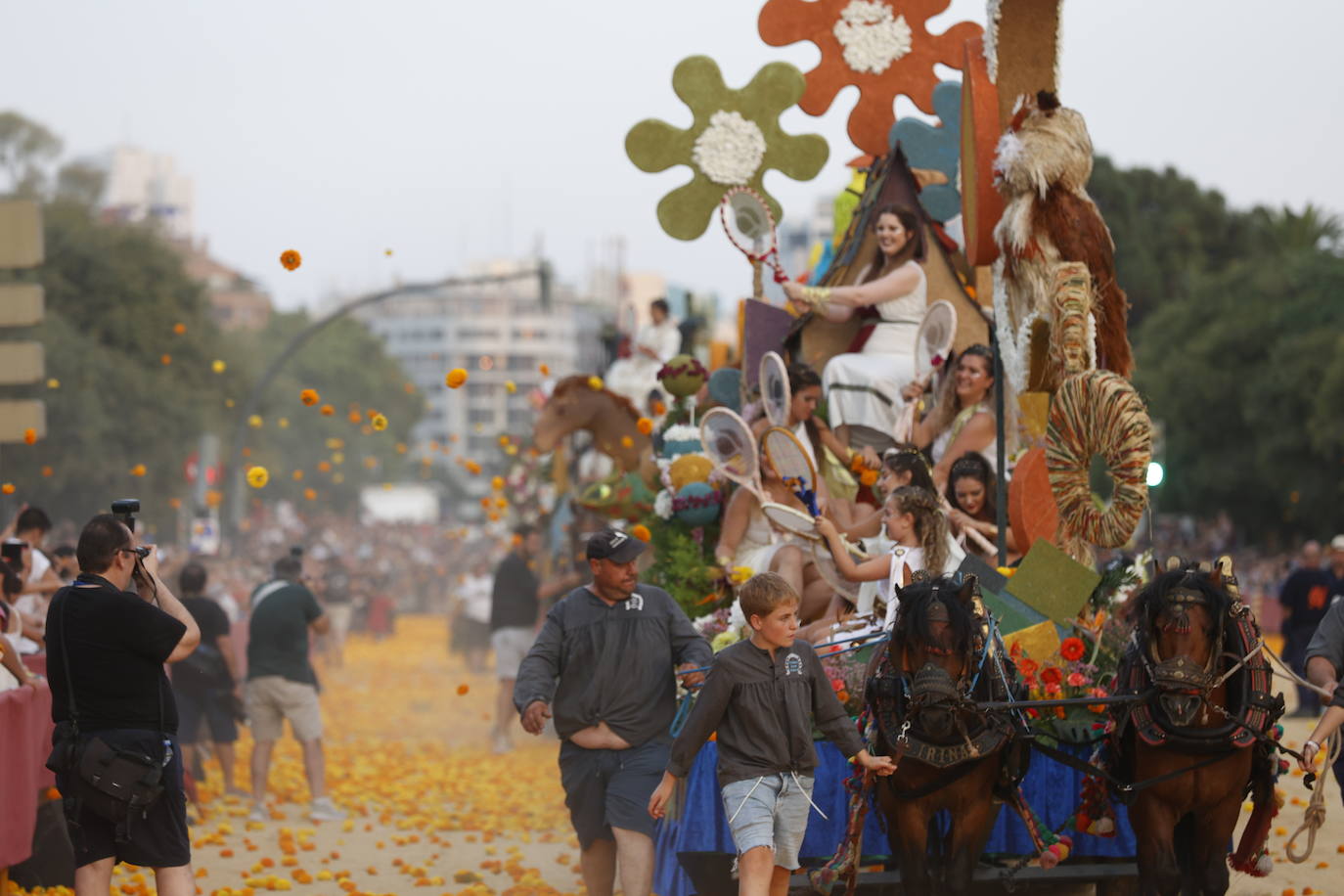 Fotos: La Batalla de Flores pone punto y final a la Feria de Julio