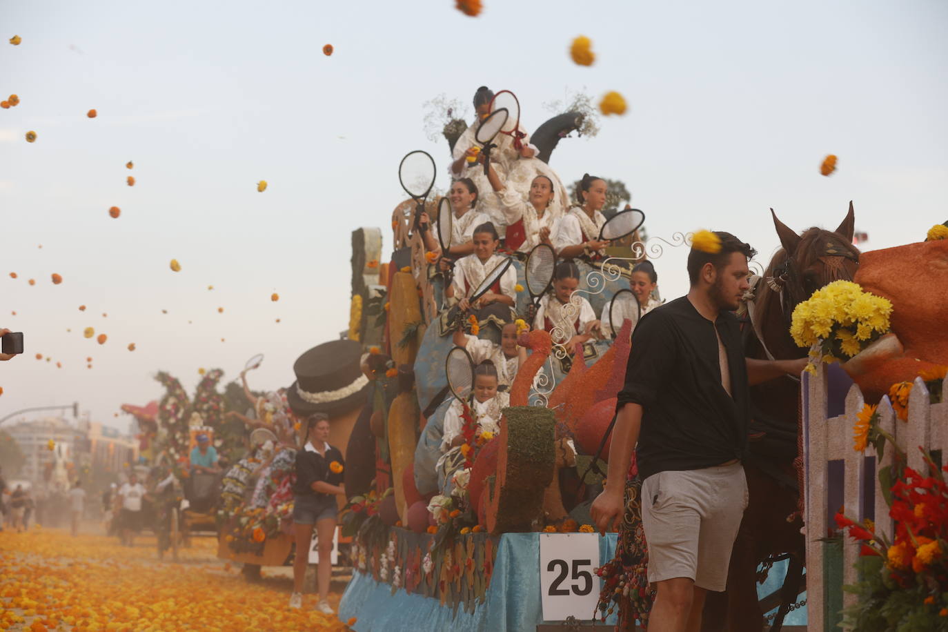 Fotos: La Batalla de Flores pone punto y final a la Feria de Julio